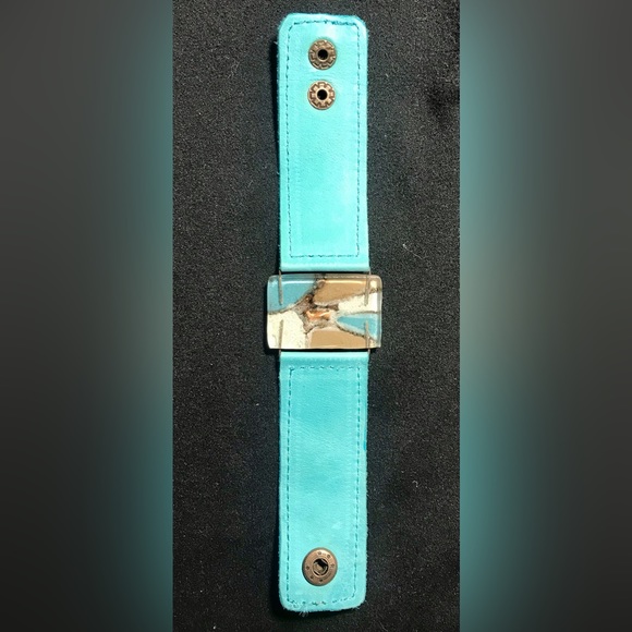 HANDMADE DICHROIC GLASS AND LEATHER CUFF BRACELET - Picture 5 of 6